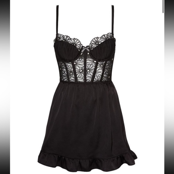 For Love And Lemons Dresses & Skirts - VS FOR LOVE & LEMONS
Lilou Embroidered Dress